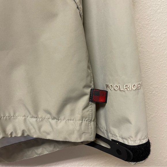 Woolrich Rain Jacket - Picture 6 of 7
